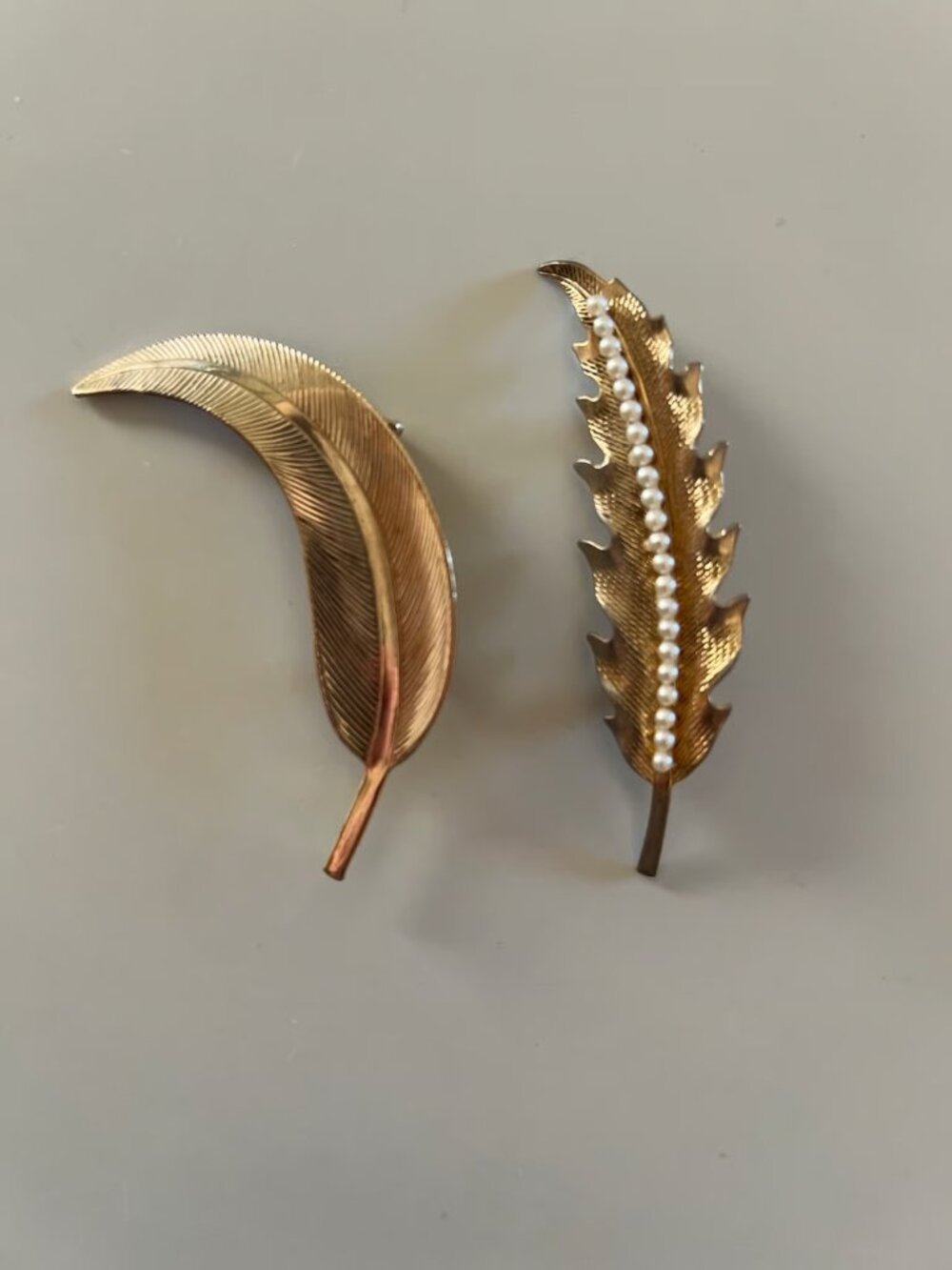 Set of 2 Vintage Leaf / Feather Pins